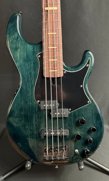 Yamaha BB734A Broad Bass 4-String Bass Guitar Indigo Blue Finish w/ Gig Bag (271)