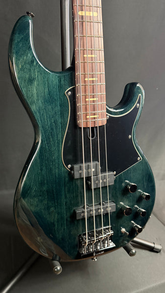 Yamaha BB734A Broad Bass 4-String Bass Guitar Indigo Blue Finish w/ Gig Bag (271)