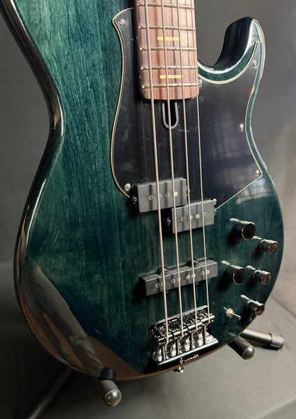 Yamaha BB734A Broad Bass 4-String Bass Guitar Indigo Blue Finish w/ Gig Bag (271)