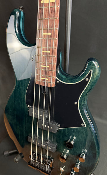 Yamaha BB734A Broad Bass 4-String Bass Guitar Indigo Blue Finish w/ Gig Bag (271)