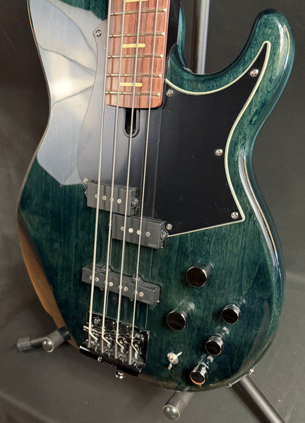 Yamaha BB734A Broad Bass 4-String Bass Guitar Indigo Blue Finish w/ Gig Bag (271)