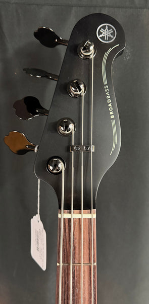 Yamaha BB734A Broad Bass 4-String Bass Guitar Indigo Blue Finish w/ Gig Bag (271)