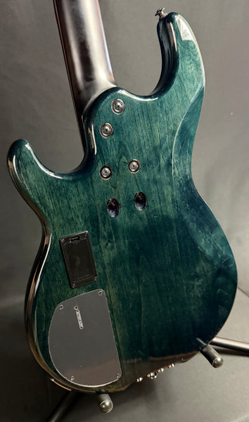 Yamaha BB734A Broad Bass 4-String Bass Guitar Indigo Blue Finish w/ Gig Bag (271)