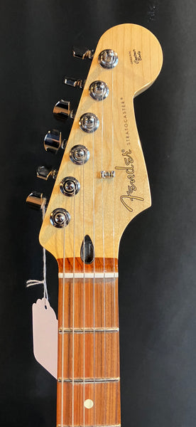 Fender Player Stratocaster Electric Guitar 3-Tone Sunburst Finish