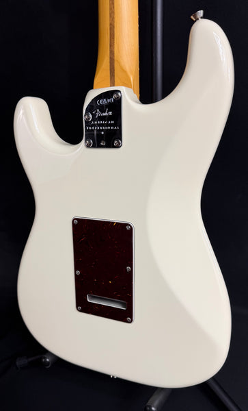 Fender American Professional II Stratocaster HSS Electric Guitar Olympic White w/ OHSC