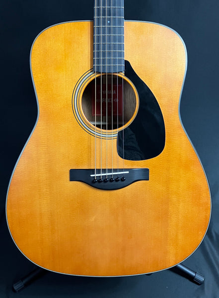 Yamaha FGX3 Red Label Dreadnought Acoustic-Electric Guitar Vintage Natural w/ Case (142)