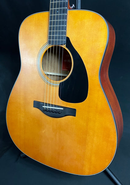 Yamaha FGX3 Red Label Dreadnought Acoustic-Electric Guitar Vintage Natural w/ Case (142)