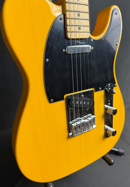 G&L Tribute ASAT Classic Electric Guitar Butterscotch Blonde Finish (167)