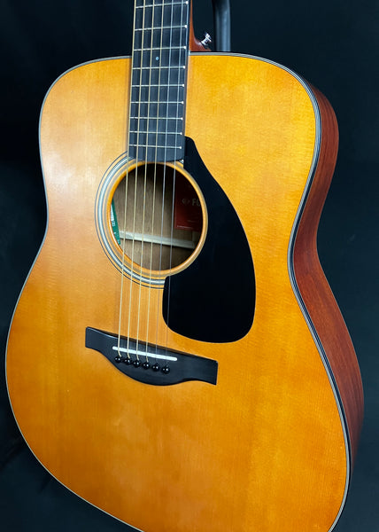 Yamaha FGX3 Red Label Dreadnought Acoustic-Electric Guitar Vintage Natural w/ Case (142)