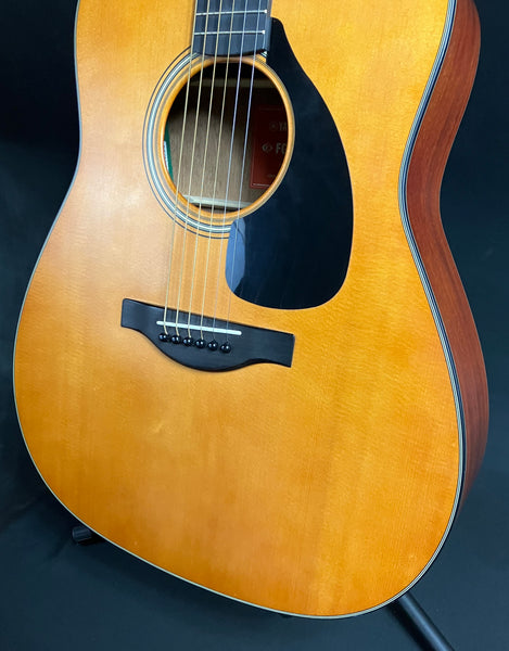 Yamaha FGX3 Red Label Dreadnought Acoustic-Electric Guitar Vintage Natural w/ Case (142)