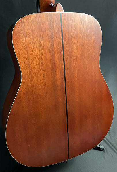 Yamaha FGX3 Red Label Dreadnought Acoustic-Electric Guitar Vintage Natural w/ Case (142)