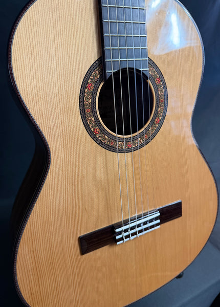 Alvarez Yairi CYM75 Concert Classical Acoustic Guitar Gloss Natural Finish w/ OHSC