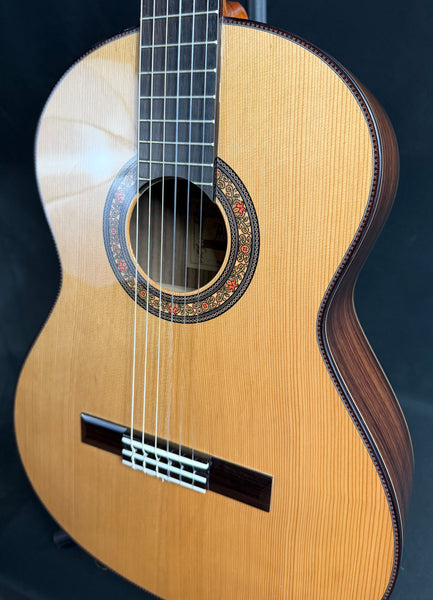 Alvarez Yairi CYM75 Concert Classical Acoustic Guitar Gloss Natural Finish w/ OHSC