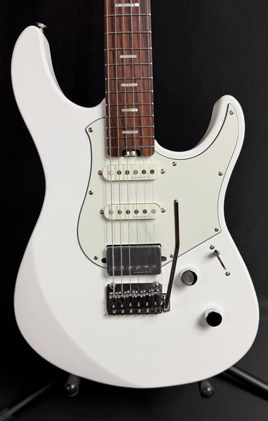 Yamaha PACS+12 Pacifica Standard Plus Electric Guitar Shell White Finish w/ Gig Bag (014)
