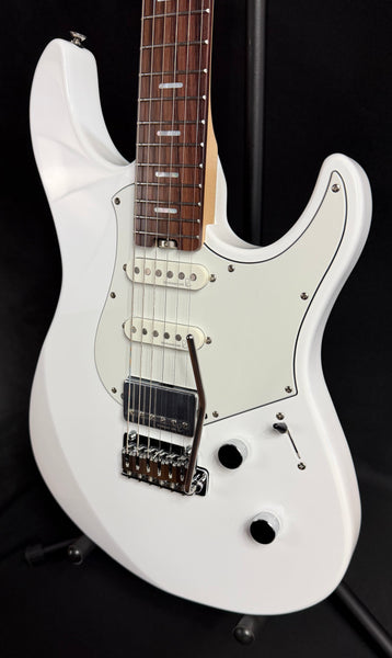 Yamaha PACS+12 Pacifica Standard Plus Electric Guitar Shell White Finish w/ Gig Bag (014)
