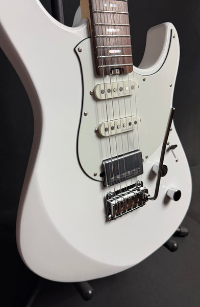 Yamaha PACS+12 Pacifica Standard Plus Electric Guitar Shell White Finish w/ Gig Bag (014)