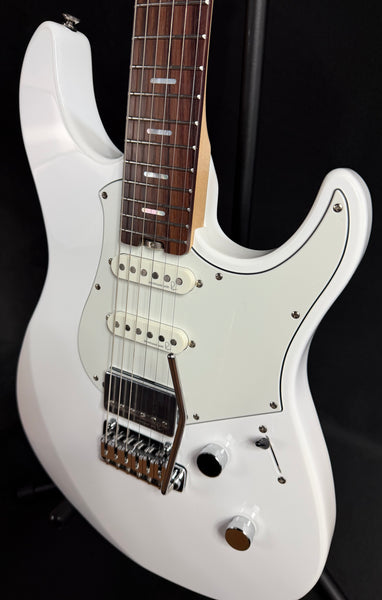 Yamaha PACS+12 Pacifica Standard Plus Electric Guitar Shell White Finish w/ Gig Bag (014)