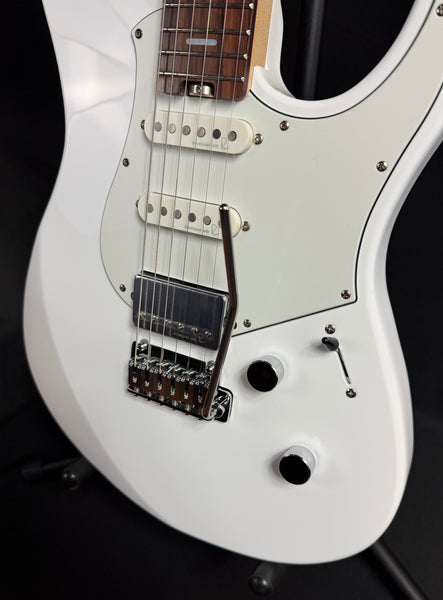 Yamaha PACS+12 Pacifica Standard Plus Electric Guitar Shell White Finish w/ Gig Bag (014)