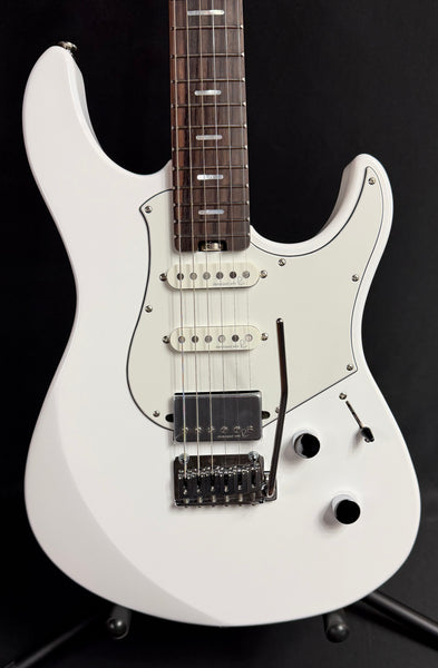 Yamaha PACS+12 Pacifica Standard Plus Electric Guitar Shell White Finish w/ Gig Bag (633)