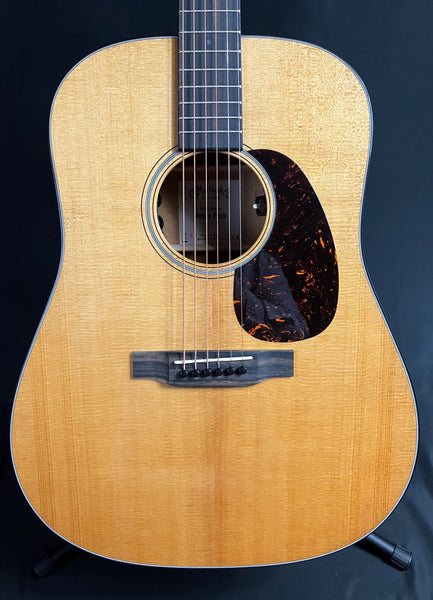 Martin DE Retro Plus Dreadnought Acoustic-Electric Guitar Vintage Natural w/ Case
