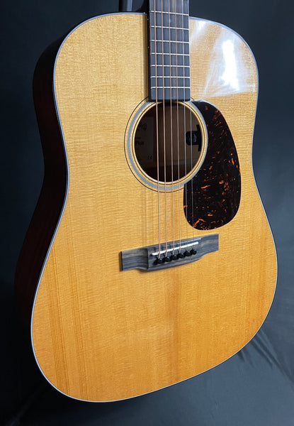 Martin DE Retro Plus Dreadnought Acoustic-Electric Guitar Vintage Natural w/ Case