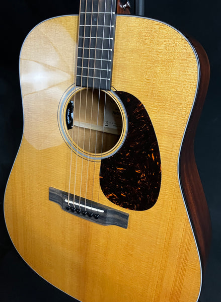 Martin DE Retro Plus Dreadnought Acoustic-Electric Guitar Vintage Natural w/ Case