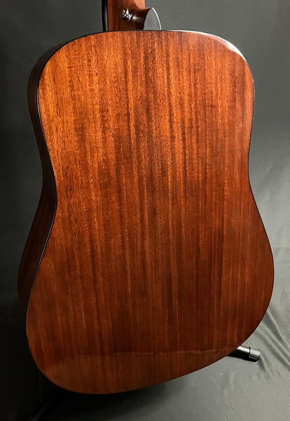 Martin DE Retro Plus Dreadnought Acoustic-Electric Guitar Vintage Natural w/ Case