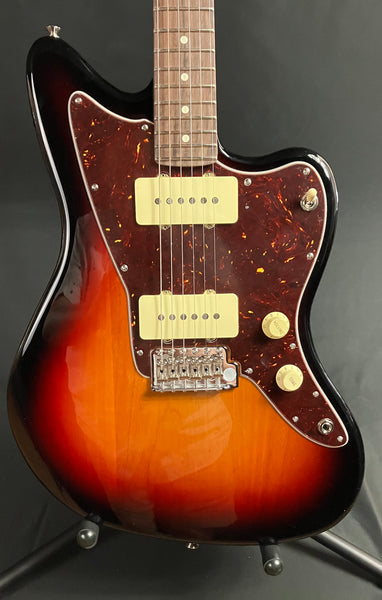 Fender American Performer Jazzmaster Electric Guitar 3-Tone Sunburst w/ Gig Bag