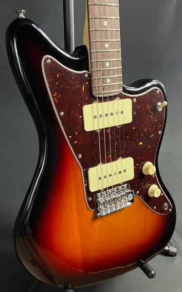 Fender American Performer Jazzmaster Electric Guitar 3-Tone Sunburst w/ Gig Bag