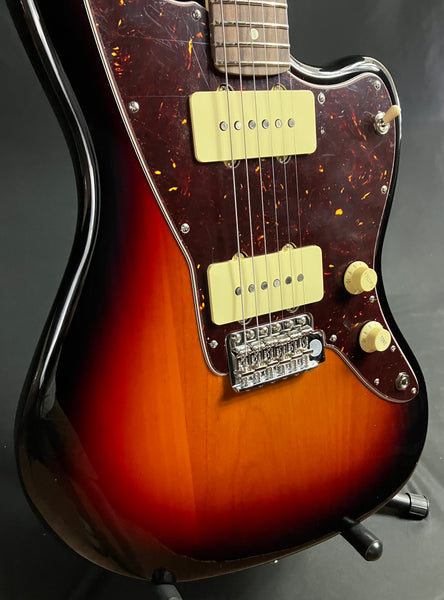 Fender American Performer Jazzmaster Electric Guitar 3-Tone Sunburst w/ Gig Bag