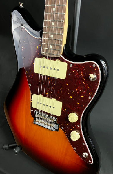 Fender American Performer Jazzmaster Electric Guitar 3-Tone Sunburst w/ Gig Bag