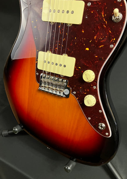 Fender American Performer Jazzmaster Electric Guitar 3-Tone Sunburst w/ Gig Bag