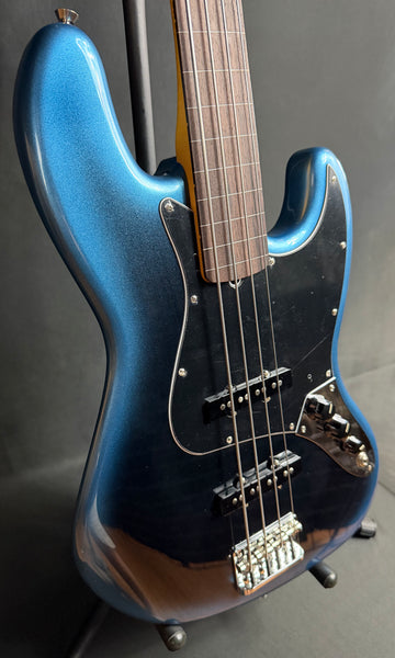 Fender American Professional II Jazz Bass Fretless 4-String Bass Guitar Dark Night w/ OHSC