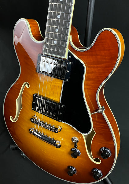 Eastman T484-GB Semi-Hollow Body Electric Guitar Goldburst Finish w/ Case