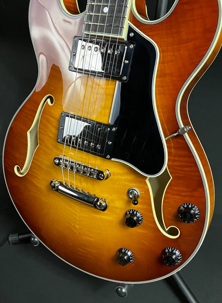 Eastman T484-GB Semi-Hollow Body Electric Guitar Goldburst Finish w/ Case