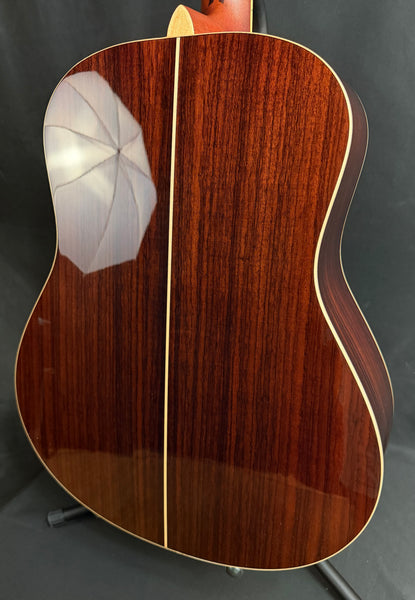 Yamaha LL16 ARE Handcrafted Dreadnought Acoustic-Electric Guitar Gloss Natural w/ Soft Case (716)