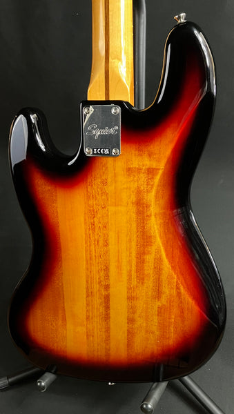 Squier Classic Vibe 60's Jazz Bass 4-String Bass Guitar 3-Tone Sunburst (439)