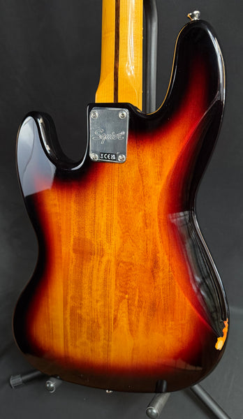 Squier Classic Vibe 70's Jazz Bass 4-String Bass Guitar 3-Tone Sunburst Finish