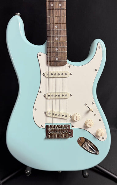 Squier FSR Classic Vibe 70's Stratocaster Electric Guitar Sonic Blue Finish (037)
