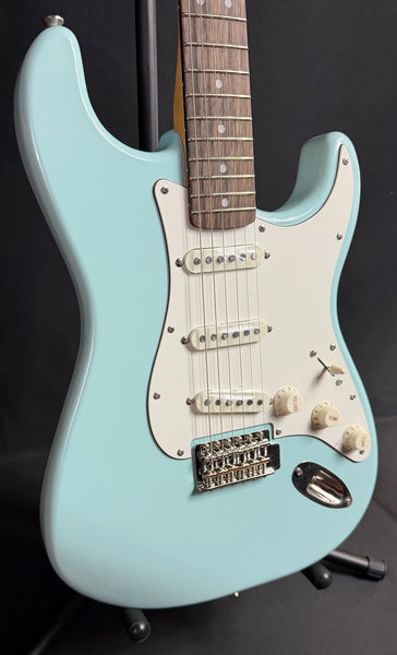 Squier FSR Classic Vibe 70's Stratocaster Electric Guitar Sonic Blue Finish (037)