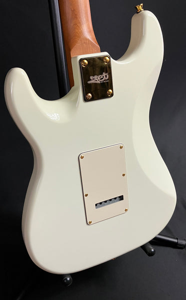 JET Guitars JS-300 Strat-Style Electric Guitar Olympic White w/ Gold Hardware