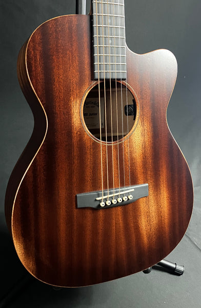 Martin 000C Jr. E StreetMaster Cutaway Acoustic-Electric Guitar w/ Case