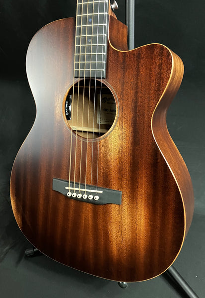 Martin 000C Jr. E StreetMaster Cutaway Acoustic-Electric Guitar w/ Case