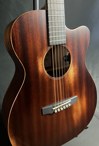 Martin 000C Jr. E StreetMaster Cutaway Acoustic-Electric Guitar w/ Case