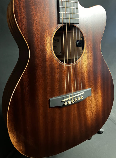 Martin 000C Jr. E StreetMaster Cutaway Acoustic-Electric Guitar w/ Case