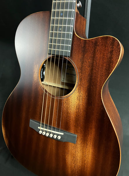 Martin 000C Jr. E StreetMaster Cutaway Acoustic-Electric Guitar w/ Case