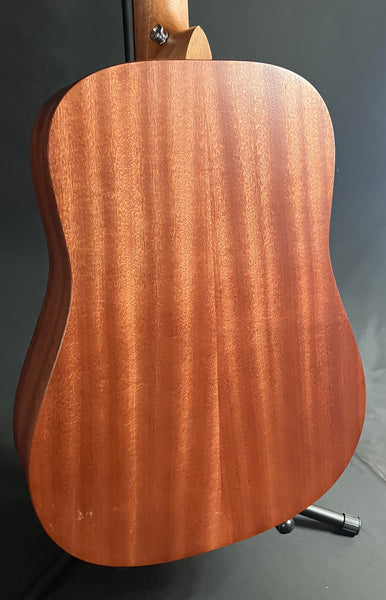 Martin D Jr. E StreetLegend Dreadnought Junior Acoustic-Electric Guitar Sunburst w/ Case