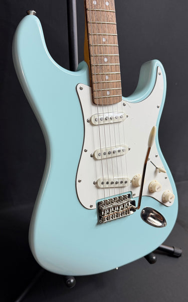 Squier FSR Classic Vibe 70's Stratocaster Electric Guitar Sonic Blue Finish (713)