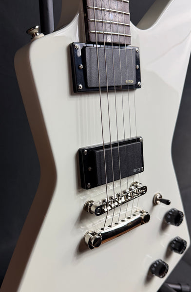 Epiphone Explorer 80's EMG Electric Guitar Classic White Finish w/ Gig Bag