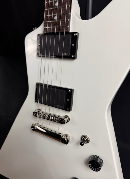 Epiphone Explorer 80's EMG Electric Guitar Classic White Finish w/ Gig Bag